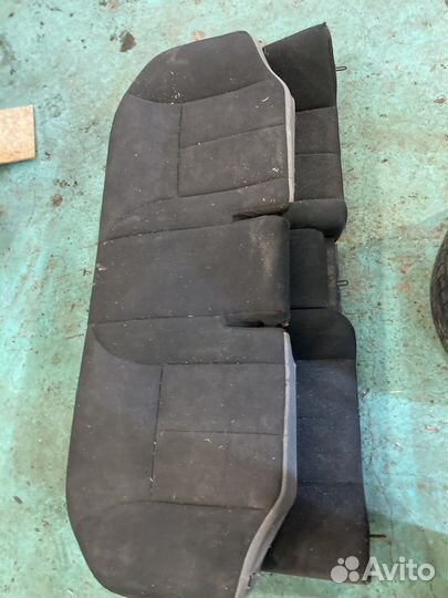 Заднее сидение mercedes E210 +замки