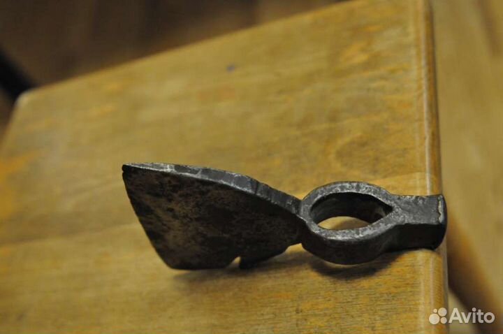 Старинный топор молоток отвёртка