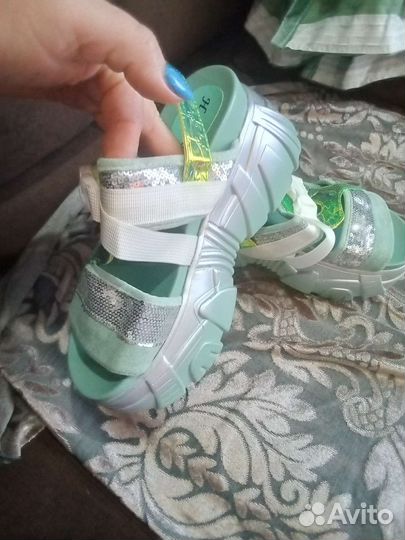 Босоножки модные