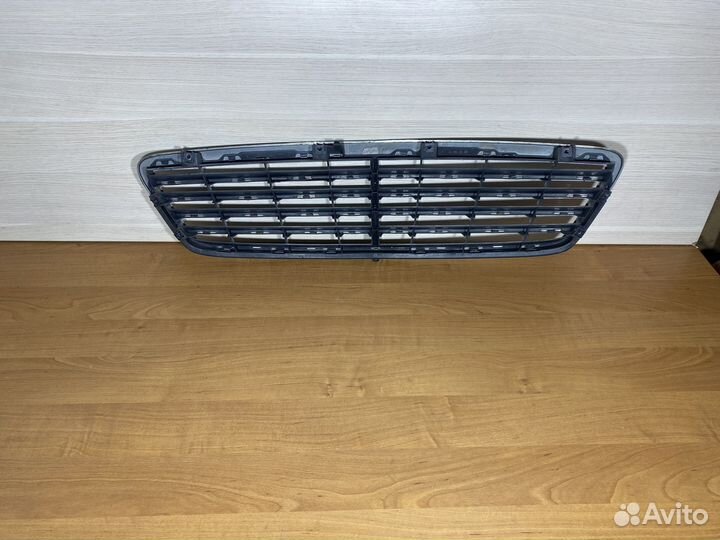 Решетка радиатора Mercedes-Benz C W203 2001