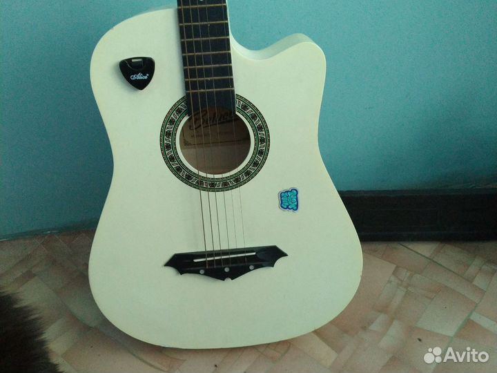 Акустическая гитара