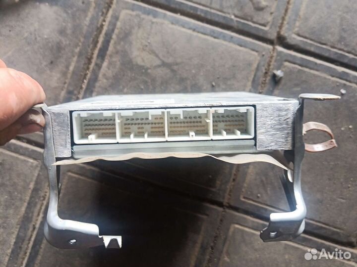 Блок управления двигателем toyota corolla