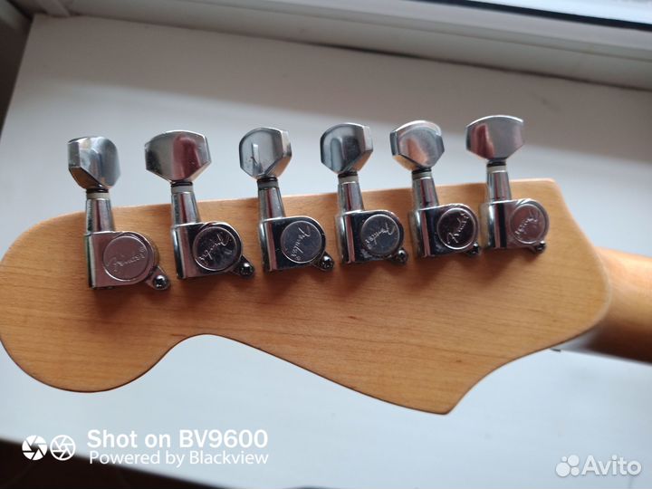 Электрогитара fender