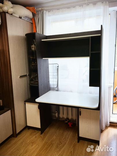 Компьютерный или письменный стол