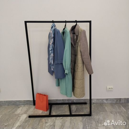 Вешалка напольная в стиле лофт