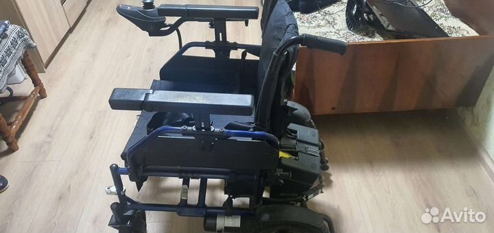 Инвалидная коляска с электроприводом