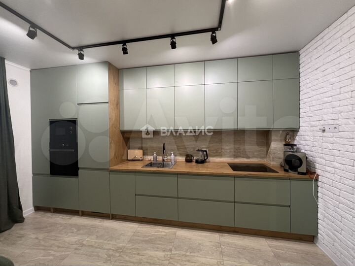 2-к. квартира, 66 м², 1/14 эт.