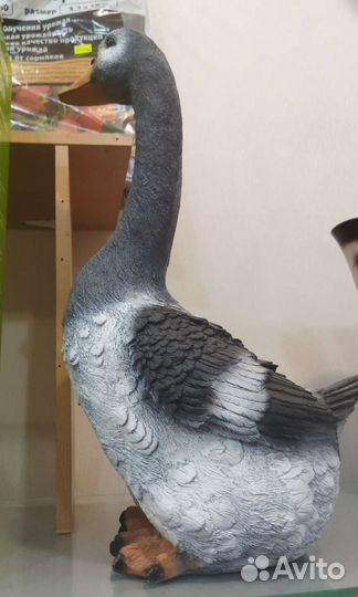 Аист в камышах, на тубе полистоун