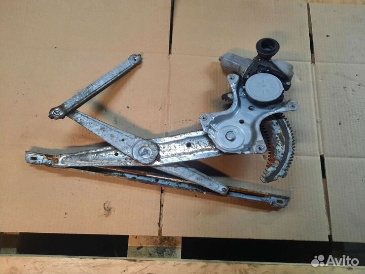 Стеклоподьемник передний левый highlander U50