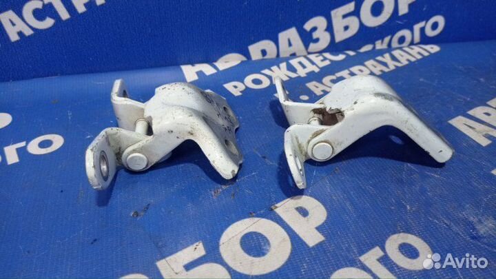 Петля двери Hyundai Solaris 1 седан 2012