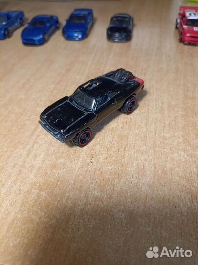 Hot wheels машинки
