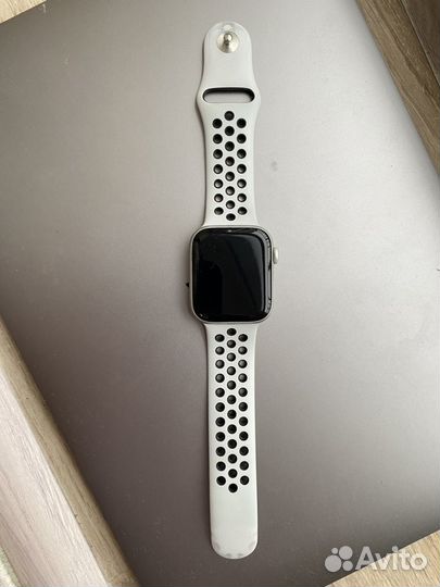 Часы Apple Watch SE 44 mm Nike