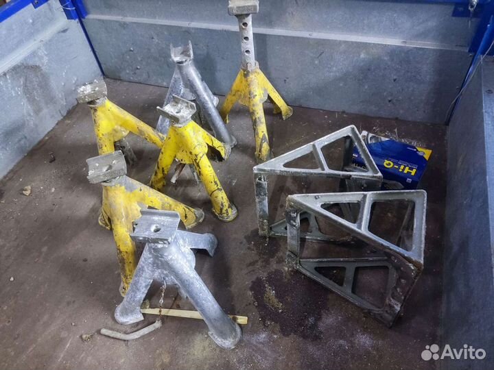 Башмак противооткатный и подставки под авто