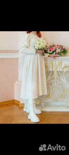 Платье свадебное 44