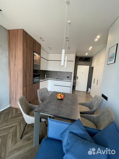 Кухонный гарнитур с полкой под тв