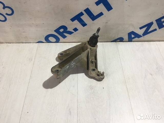 Кронштейн опоры кпп LADA largus 1.6 мт к4м