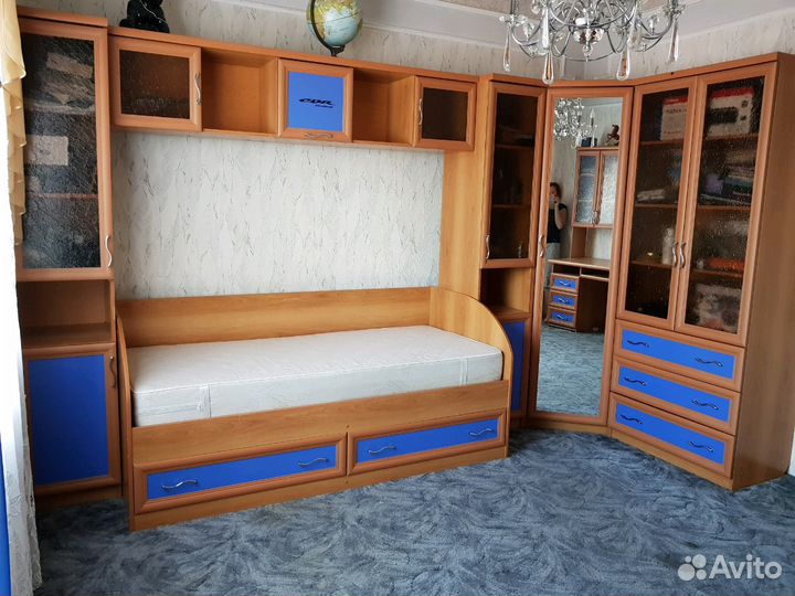 Комплект мебели для подростков