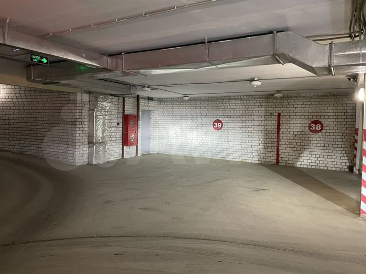 Машиноместо, 27 м²
