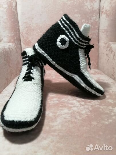 Носки, тапки вязаные ручной работы