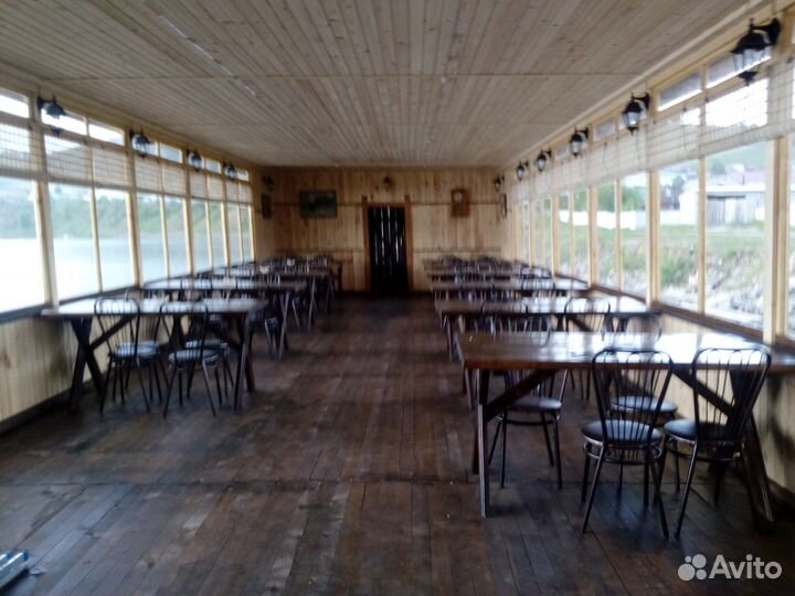 Баржа на плаву