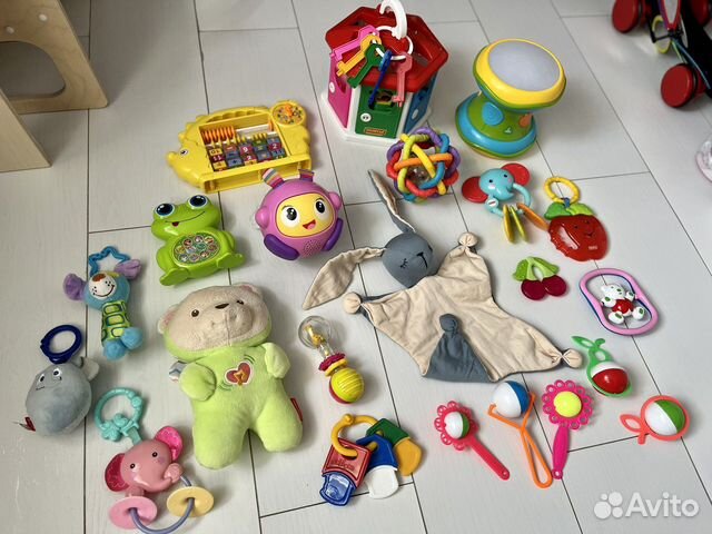 Набор фирменных развивающих игрушек для малыша)