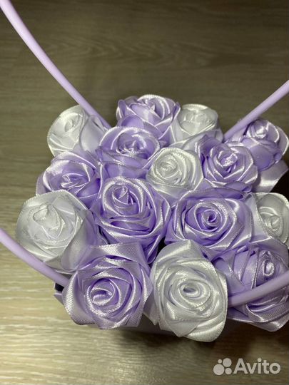 Розы из атласных лент