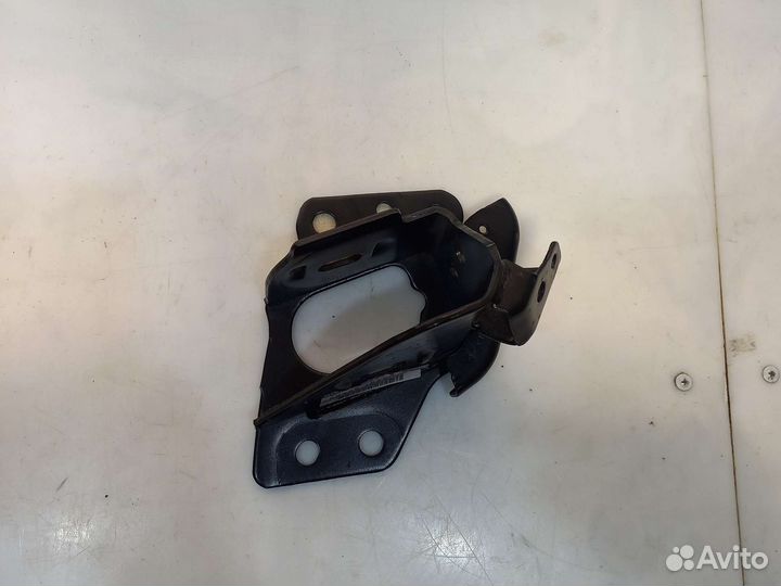 Кронштейн задний правый рычага Nissan X-Trail T32