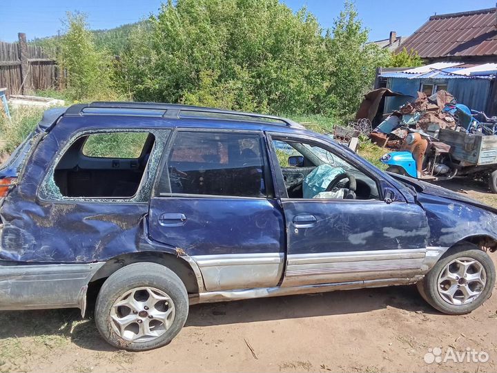 Nissan Wingroad 1.5 AT, 1997, битый, 70 000 км