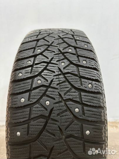 Bridgestone Blizzak Spike-02 205/55 R16 29J