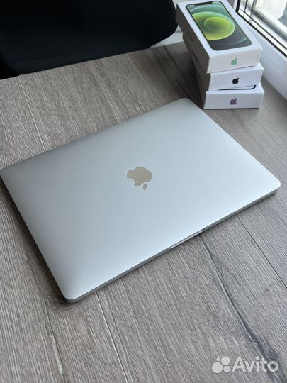 MacBook Pro 2017 Как новый SSD 256gb