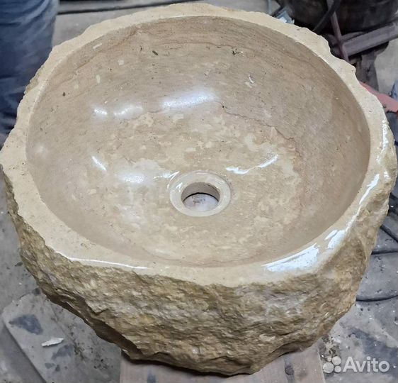 Раковины, джакузи, цветочницы из натура-го камня
