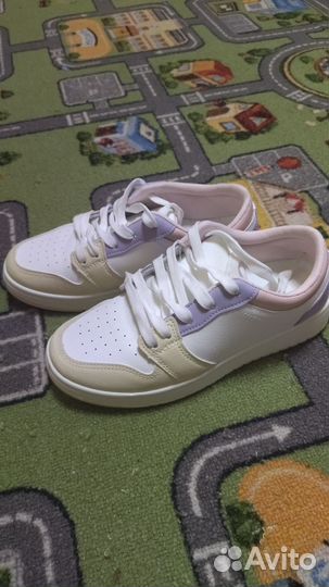 Кроссовки женские 36 размер