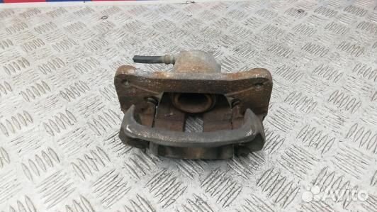 Суппорт тормозной задний правый mitsubishi pajero