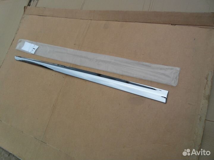 Хром молдинг двери передний левый Infiniti JX/QX60