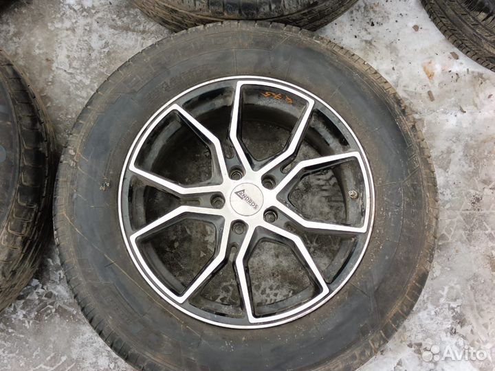 R17 Kumho Crugen Premium KL33 235/65, PCD 5x108 DIA 38