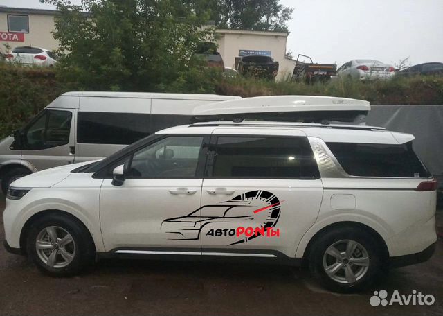 Автобокс Kia Carnival 2021 глянец белый