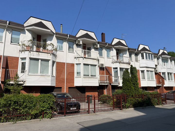 Своб. планировка, 165,4 м², 1/3 эт.