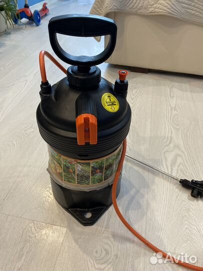 Опрыскиватель садовый жук 5 л