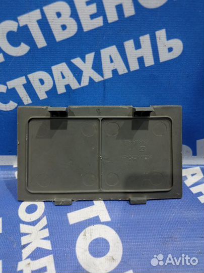 Боковая накладка центральной консоли Ваз Лада