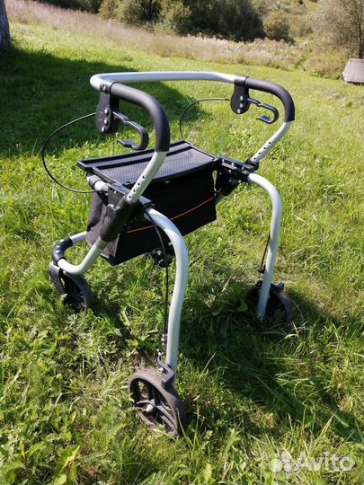 Ходунки для пожилых людей