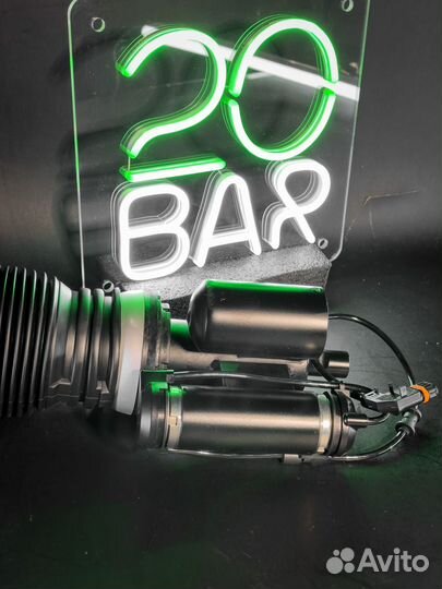 Передняя правая пневмостойка Mercedes-Benz S-class