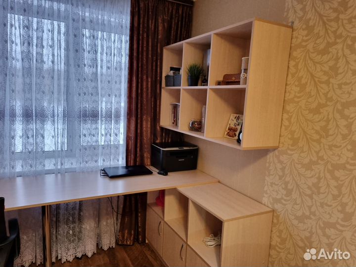 Письменный стол для школьника на двоих