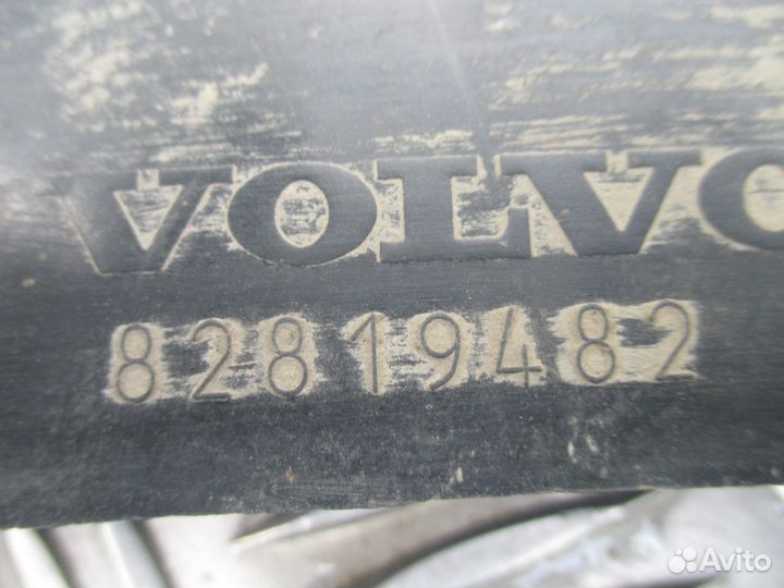 Корпус подножки верхний левый Volvo 82819482