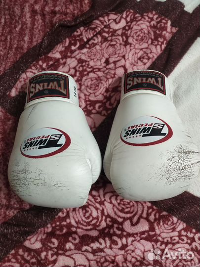 Перчатки боксерские кожаные 14 oz Twins