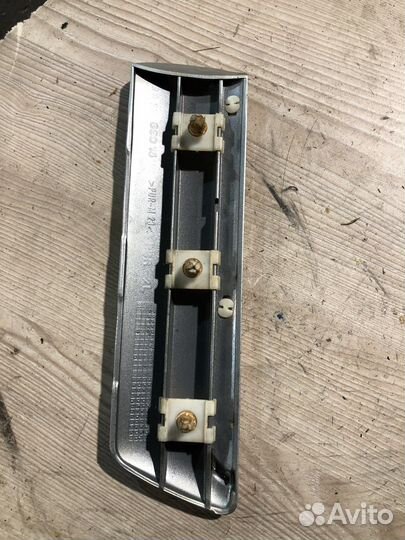 Молдинг крыла левый Mercedes E-Class W210