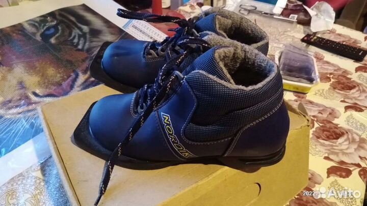 Лыжные ботинки детские 31, 35