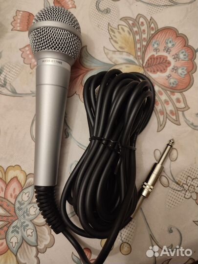 Микрофон для караоке проводной