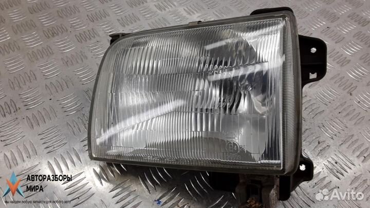 Фара левая Nissan Navara D22 рест. 2001 260103S200
