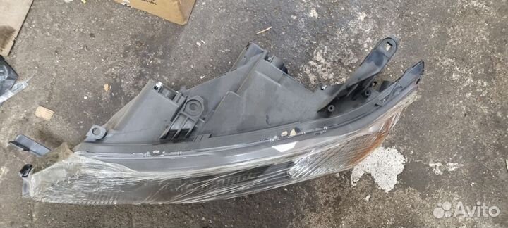 Фара передняя левая Mitsubishi Outlander xl 06-10