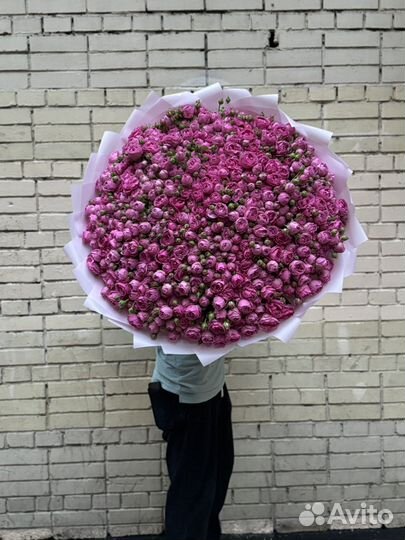 Кустовые розы букет